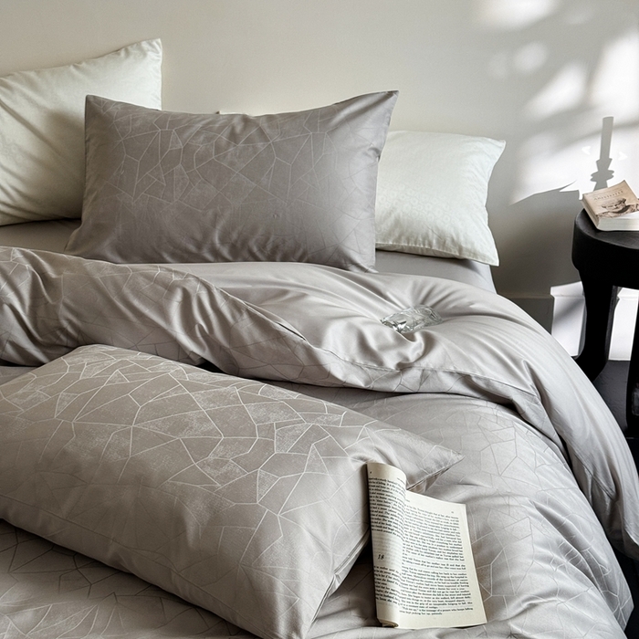 91家纺网 家纺一手货源 找家纺 （总）ONE TWO ONE 121 2025新款高支高密长绒棉贡缎提花四件套-璀璨光影（为了各位老板们都有利润空间，平台控价券后不得低于228/318/338元，感谢您的配合与支持！！）