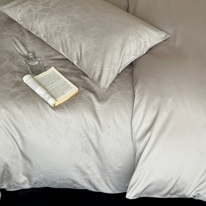 91家纺网 家纺一手货源 找家纺 （总）ONE TWO ONE 121 2025新款高支高密长绒棉贡缎提花四件套-璀璨光影（为了各位老板们都有利润空间，平台控价券后不得低于228/318/338元，感谢您的配合与支持！！）