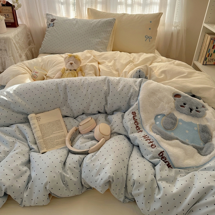 91家纺网 家纺一手货源 找家纺 顾里家纺 2025新款亲肤舒适卡通兔毛贴布绣套件四件套（会员- 3元 定制床笠+8元） 甜心小熊