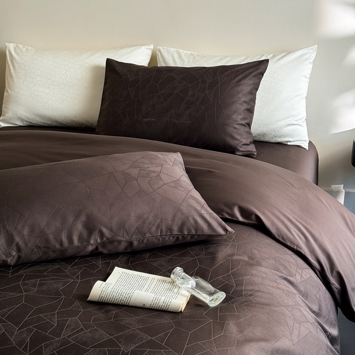 91家纺网 家纺一手货源 找家纺 ONE TWO ONE 121 2025新款高支高密长绒棉贡缎提花四件套-璀璨光影（为了各位老板们都有利润空间，平台控价券后不得低于228/318/338元，感谢您的配合与支持！！） 璀璨光影-竹咖