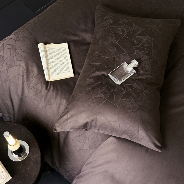 91家纺网 家纺一手货源 找家纺 ONE TWO ONE 121 2025新款高支高密长绒棉贡缎提花四件套-璀璨光影（为了各位老板们都有利润空间，平台控价券后不得低于228/318/338元，感谢您的配合与支持！！） 璀璨光影-竹咖