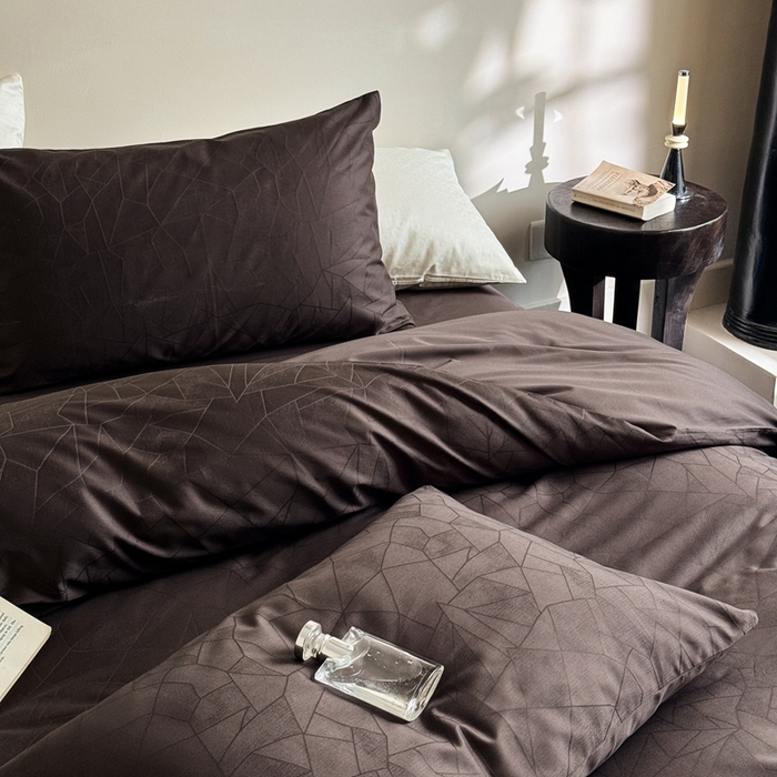 91家纺网 家纺一手货源 找家纺 ONE TWO ONE 121 2025新款高支高密长绒棉贡缎提花四件套-璀璨光影（为了各位老板们都有利润空间，平台控价券后不得低于228/318/338元，感谢您的配合与支持！！） 璀璨光影-竹咖