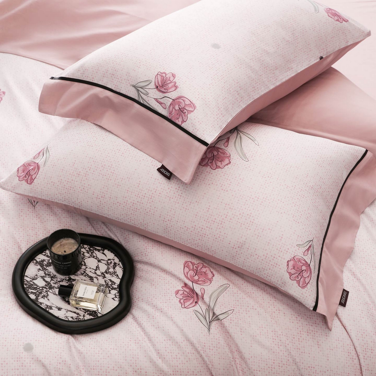 91家纺网 家纺一手货源 找家纺 2025新款直播热款A类数码印花全棉四件套纯棉复古美式长绒棉油画风高端床单被套床上用品 翎纳