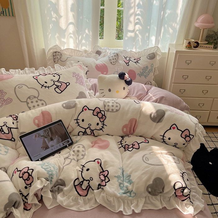 91家纺网 家纺一手货源 找家纺 （总）三朵家纺 2025新款牛奶绒三丽鸥花边四件套 花边系列