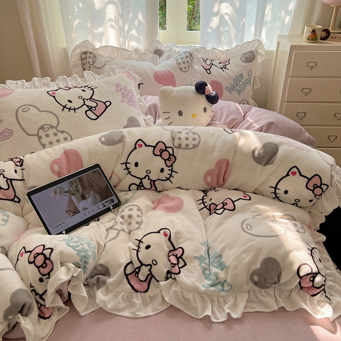 91家纺网 家纺一手货源 找家纺 （总）三朵家纺 2025新款牛奶绒三丽鸥花边四件套 花边系列