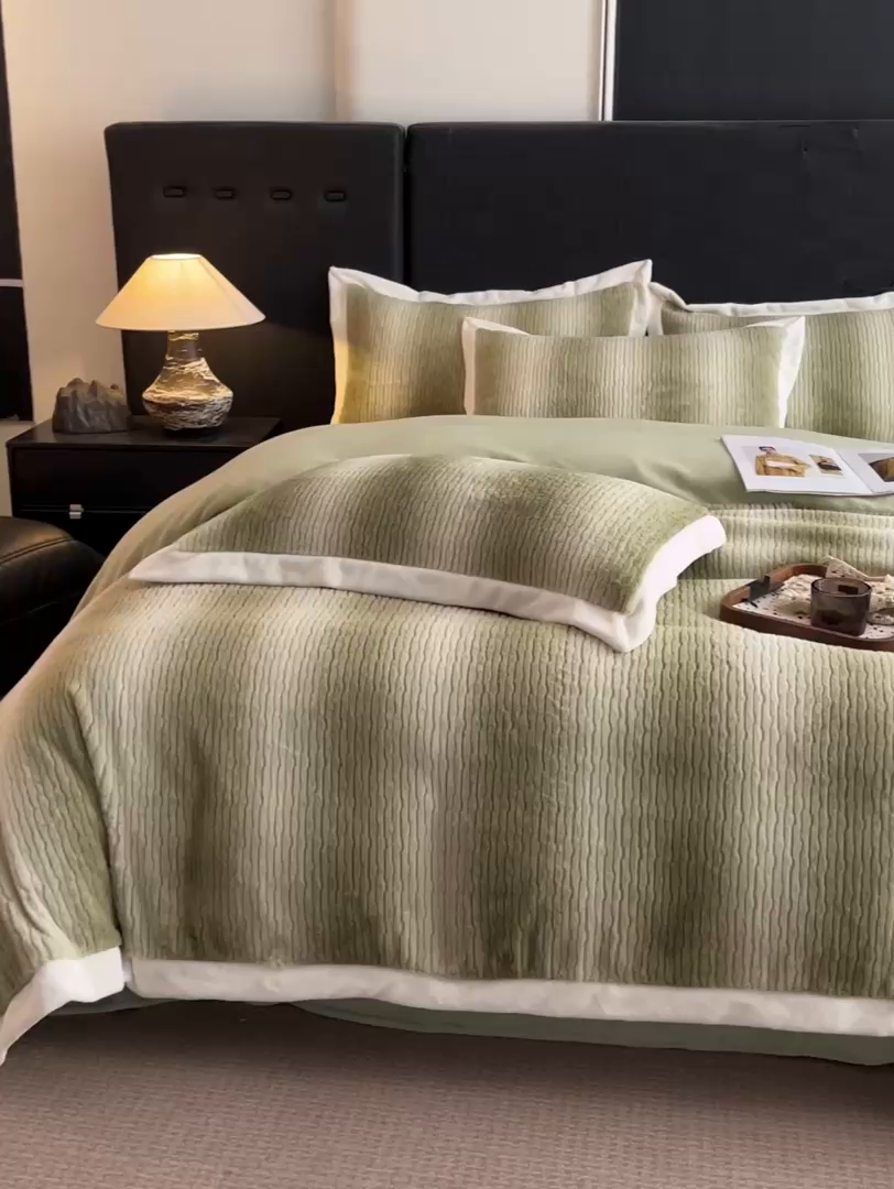 91家纺网 家纺一手货源 找家纺 （总）羽梦 2025秋冬新品260克加厚全消光貂狐绒工艺款超保暖四件套