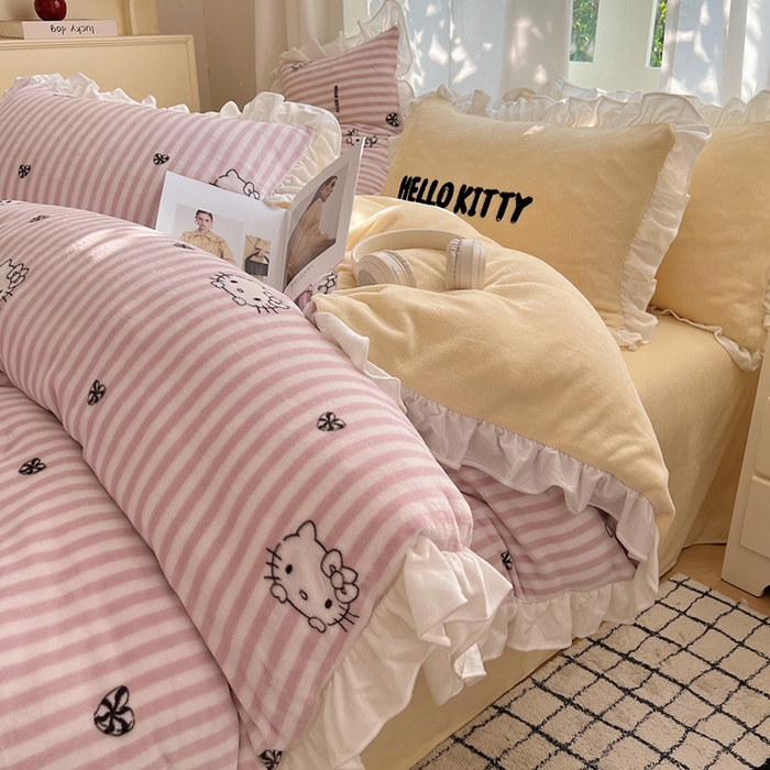 91家纺网 家纺一手货源 找家纺 （总）三朵家纺 2025新款牛奶绒三丽鸥花边四件套 花边系列