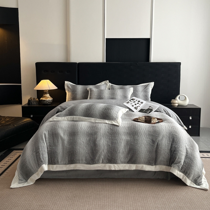 91家纺网 家纺一手货源 找家纺 羽梦 2025秋冬新品260克加厚全消光貂狐绒工艺款超保暖四件套 九尾狐-灰色