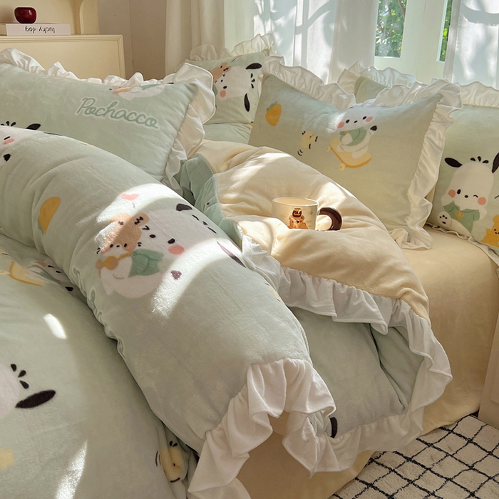 91家纺网 家纺一手货源 找家纺 （总）三朵家纺 2025新款牛奶绒三丽鸥花边四件套 花边系列