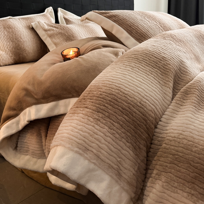 91家纺网 家纺一手货源 找家纺 羽梦 2025秋冬新品260克加厚全消光貂狐绒工艺款超保暖四件套 九尾狐-咖色