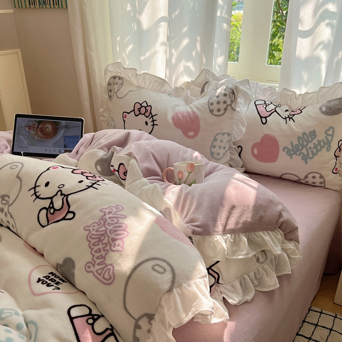 91家纺网 家纺一手货源 找家纺 三朵家纺 2025新款牛奶绒三丽鸥花边四件套 花边系列 花边-爱心凯蒂