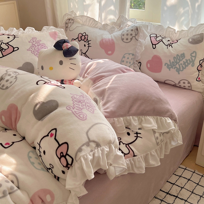 91家纺网 家纺一手货源 找家纺 三朵家纺 2025新款牛奶绒三丽鸥花边四件套 花边系列 花边-爱心凯蒂