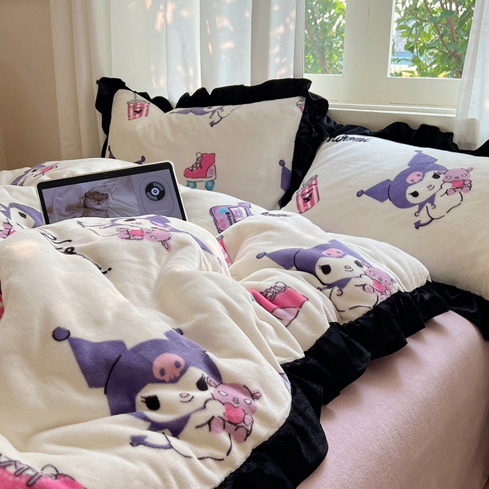 91家纺网 家纺一手货源 找家纺 三朵家纺 2025新款牛奶绒三丽鸥花边四件套 花边系列 花边-街舞库洛米