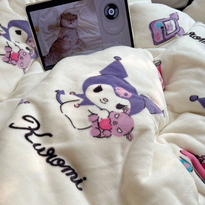 91家纺网 家纺一手货源 找家纺 三朵家纺 2025新款牛奶绒三丽鸥花边四件套 花边系列 花边-街舞库洛米