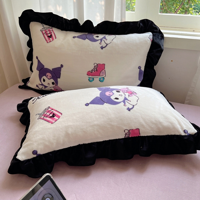 91家纺网 家纺一手货源 找家纺 三朵家纺 2025新款牛奶绒三丽鸥花边四件套 花边系列 花边-街舞库洛米