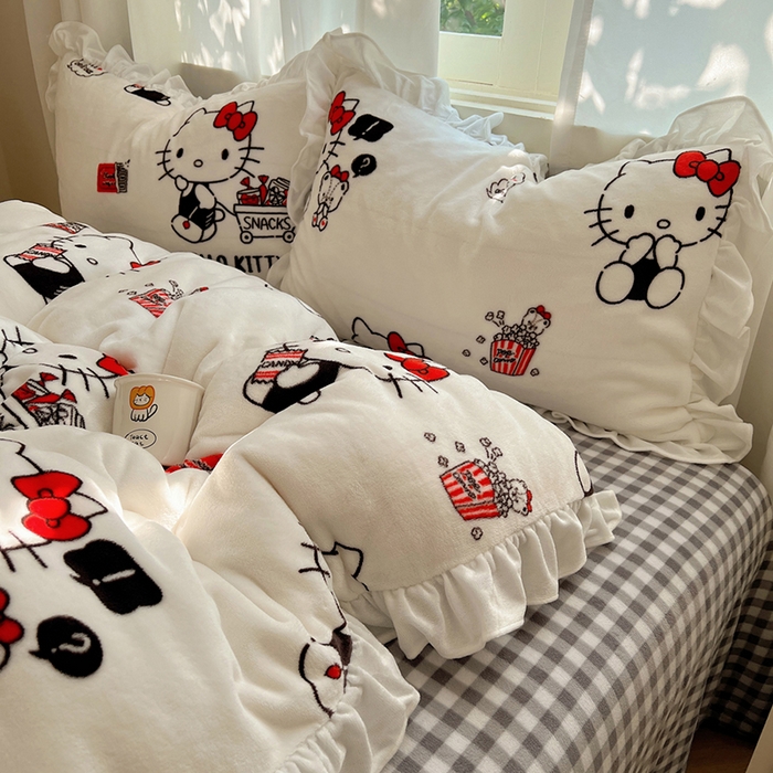 91家纺网 家纺一手货源 找家纺 三朵家纺 2025新款牛奶绒三丽鸥花边四件套 花边系列 花边-凯蒂公主