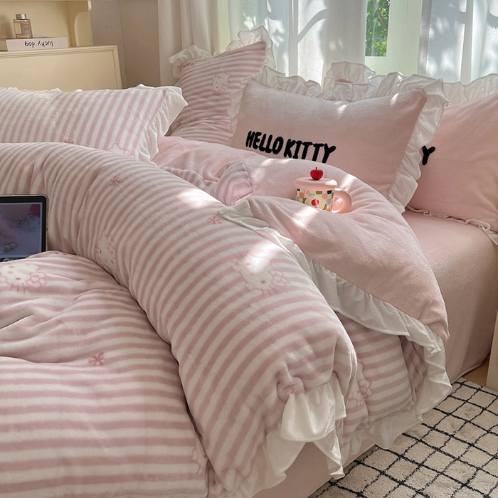 三朵家纺 2025新款牛奶绒三丽鸥花边四件套 花边系列 花边-可可KT粉