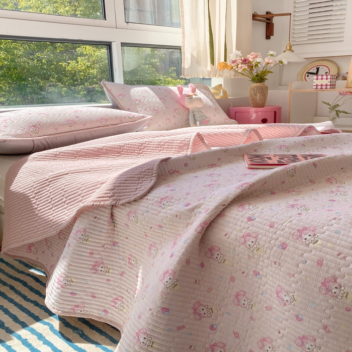 91家纺网 家纺一手货源 找家纺 云玲时尚 2025新款7A抗菌床盖加厚被芯云感春秋冬被子被芯四件套系列 甜心兔