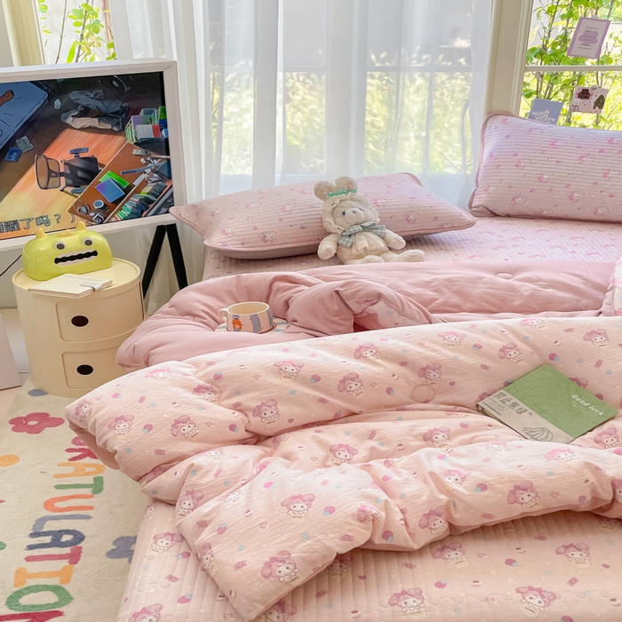 91家纺网 家纺一手货源 找家纺 云玲时尚 2025新款7A抗菌床盖加厚被芯云感春秋冬被子被芯四件套系列 甜心兔