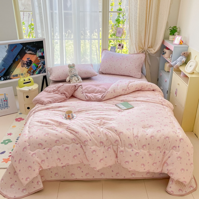 91家纺网 家纺一手货源 找家纺 云玲时尚 2025新款7A抗菌床盖加厚被芯云感春秋冬被子被芯四件套系列 甜心兔