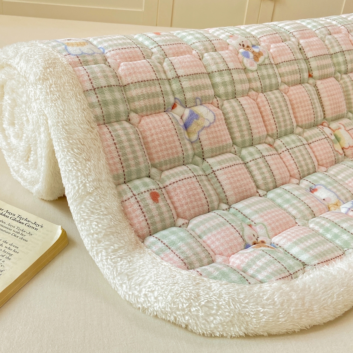 91家纺网 家纺一手货源 找家纺 （总）眠势力 2025新款牛奶绒学生床垫加绒牛奶绒床褥子秋冬保暖珊瑚绒夹棉上下铺床护垫