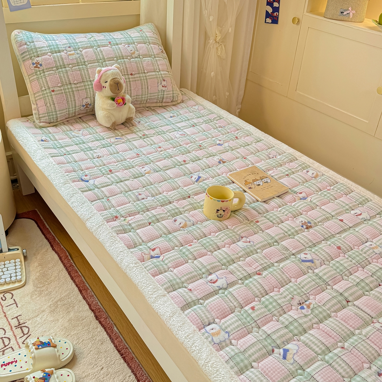 91家纺网 家纺一手货源 找家纺 （总）眠势力 2025新款牛奶绒学生床垫加绒牛奶绒床褥子秋冬保暖珊瑚绒夹棉上下铺床护垫