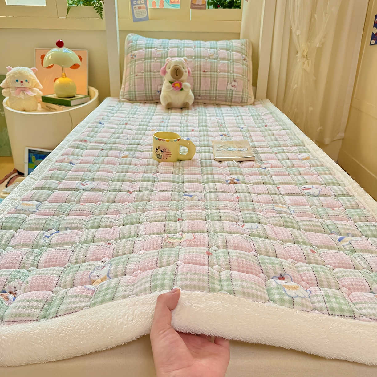 91家纺网 家纺一手货源 找家纺 （总）眠势力 2025新款牛奶绒学生床垫加绒牛奶绒床褥子秋冬保暖珊瑚绒夹棉上下铺床护垫