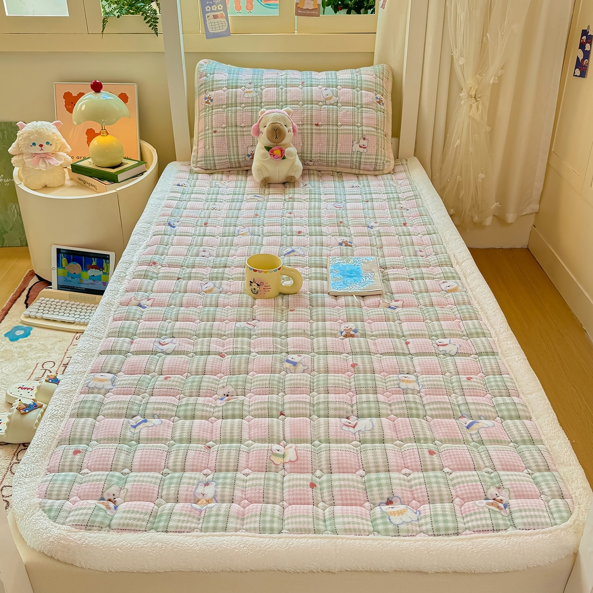 91家纺网 家纺一手货源 找家纺 （总）眠势力 2025新款牛奶绒学生床垫加绒牛奶绒床褥子秋冬保暖珊瑚绒夹棉上下铺床护垫