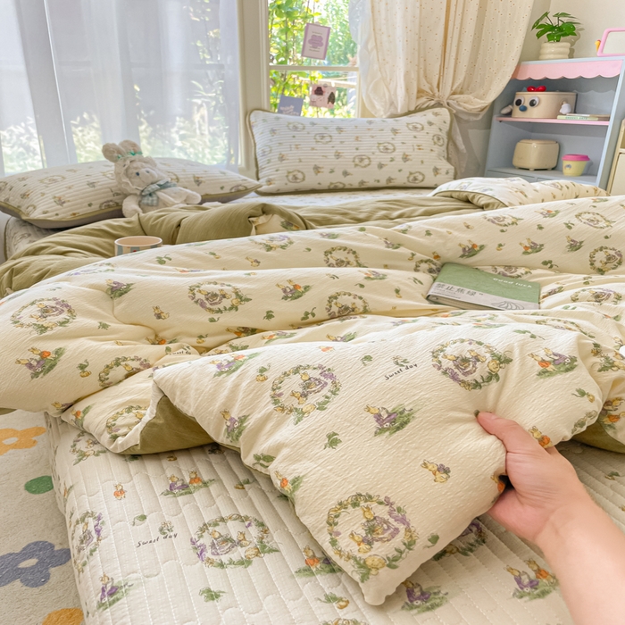 91家纺网 家纺一手货源 找家纺 云玲时尚 2025新款7A抗菌床盖加厚被芯云感春秋冬被子被芯四件套系列 庄园兔