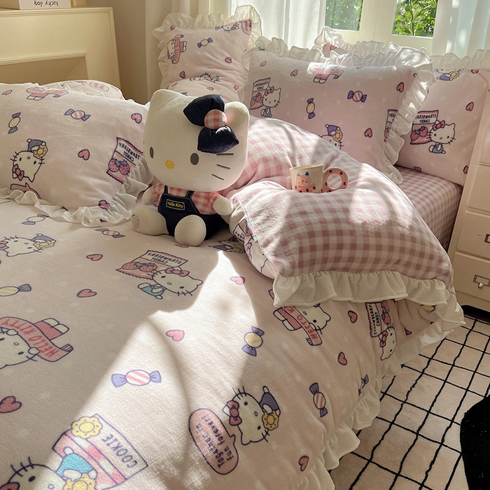 91家纺网 家纺一手货源 找家纺 三朵家纺 2025新款牛奶绒三丽鸥花边四件套 花边系列 花边-乐园KT