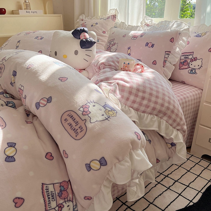 91家纺网 家纺一手货源 找家纺 三朵家纺 2025新款牛奶绒三丽鸥花边四件套 花边系列 花边-乐园KT