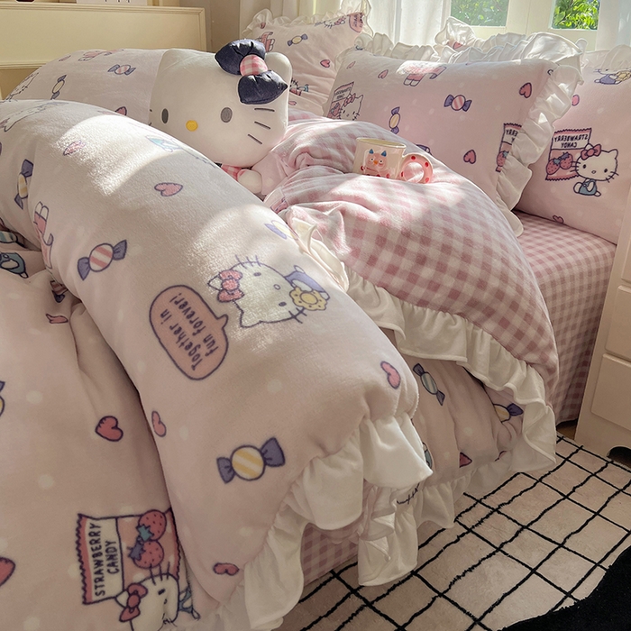 91家纺网 家纺一手货源 找家纺 三朵家纺 2025新款牛奶绒三丽鸥花边四件套 花边系列 花边-乐园KT