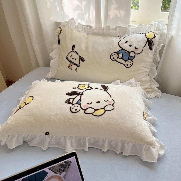 91家纺网 家纺一手货源 找家纺 三朵家纺 2025新款牛奶绒三丽鸥花边四件套 花边系列 花边-美好帕恰