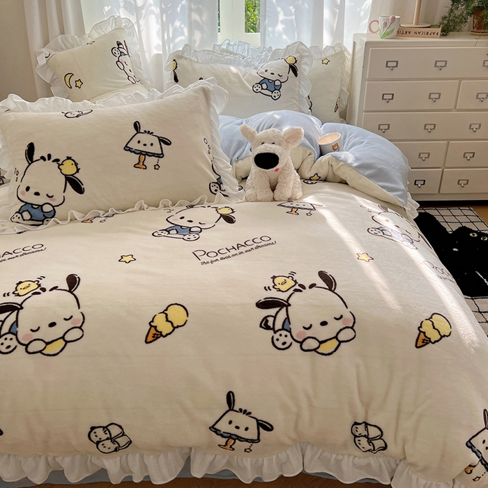 91家纺网 家纺一手货源 找家纺 三朵家纺 2025新款牛奶绒三丽鸥花边四件套 花边系列 花边-美好帕恰