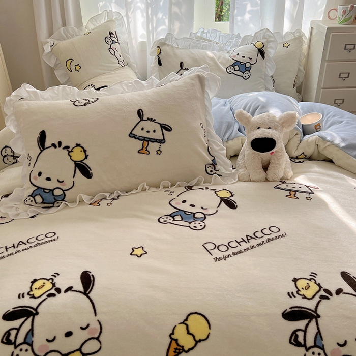 91家纺网 家纺一手货源 找家纺 三朵家纺 2025新款牛奶绒三丽鸥花边四件套 花边系列 花边-美好帕恰