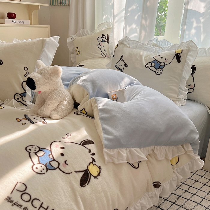 91家纺网 家纺一手货源 找家纺 三朵家纺 2025新款牛奶绒三丽鸥花边四件套 花边系列 花边-美好帕恰