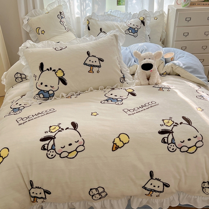 91家纺网 家纺一手货源 找家纺 三朵家纺 2025新款牛奶绒三丽鸥花边四件套 花边系列 花边-美好帕恰