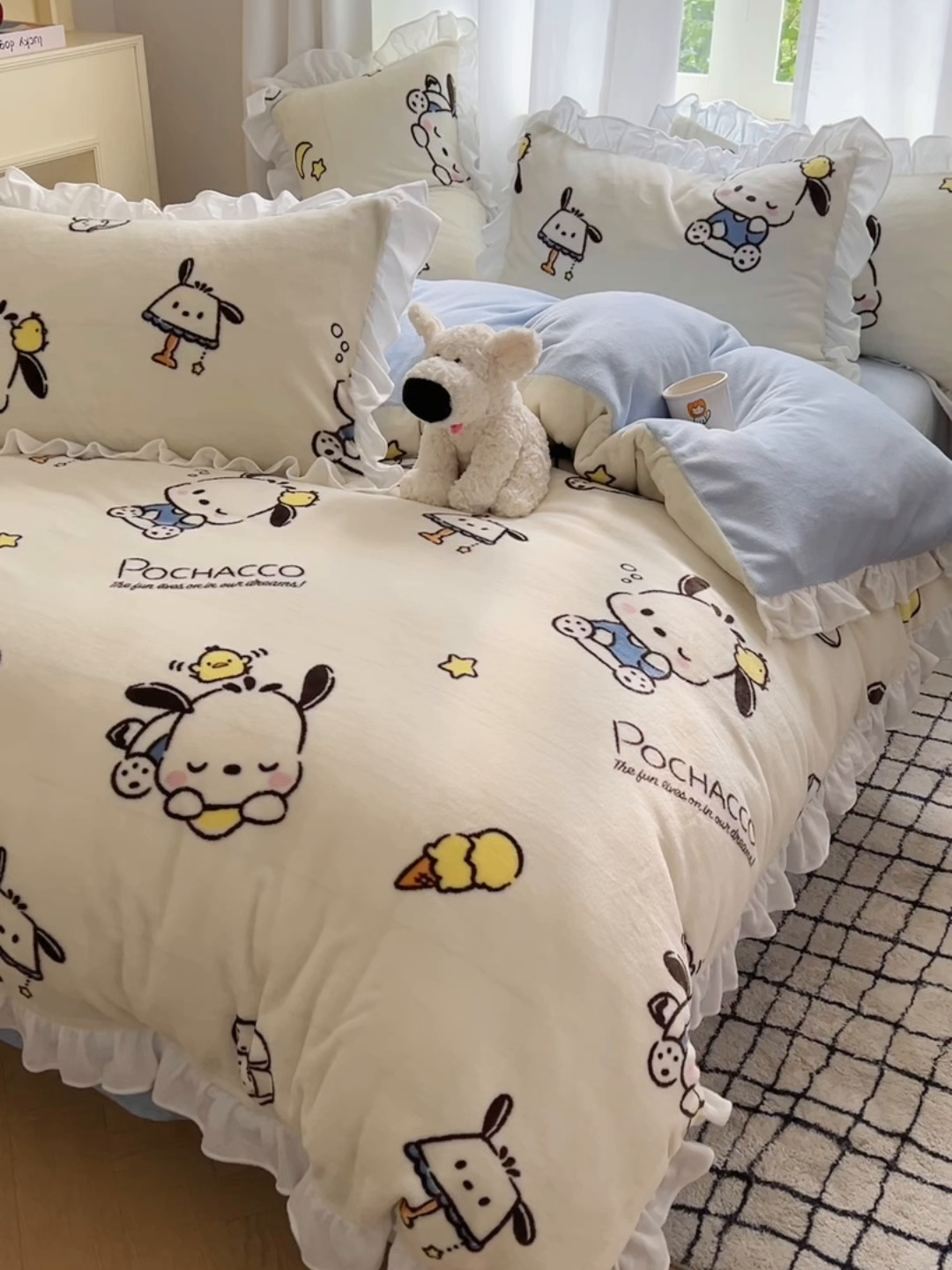 91家纺网 家纺一手货源 找家纺 三朵家纺 2025新款牛奶绒三丽鸥花边四件套 花边系列 花边-美好帕恰