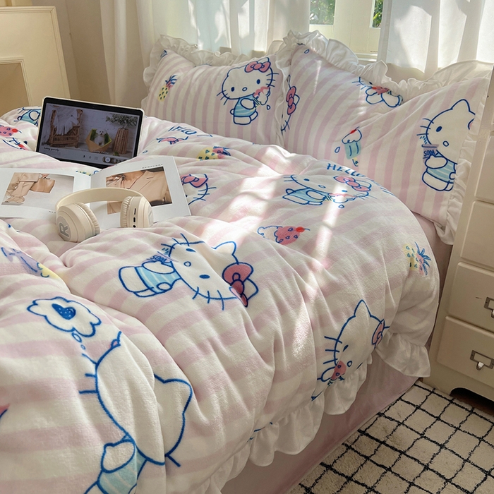 91家纺网 家纺一手货源 找家纺 三朵家纺 2025新款牛奶绒三丽鸥花边四件套 花边系列 花边-甜蜜公主KT