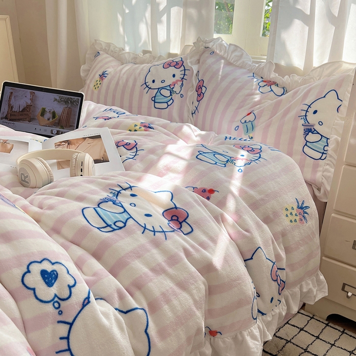 91家纺网 家纺一手货源 找家纺 三朵家纺 2025新款牛奶绒三丽鸥花边四件套 花边系列 花边-甜蜜公主KT