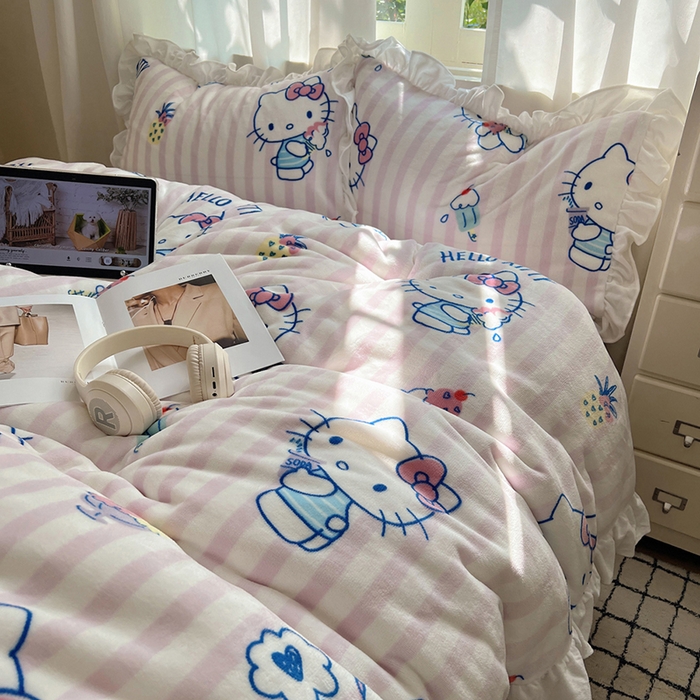 91家纺网 家纺一手货源 找家纺 三朵家纺 2025新款牛奶绒三丽鸥花边四件套 花边系列 花边-甜蜜公主KT