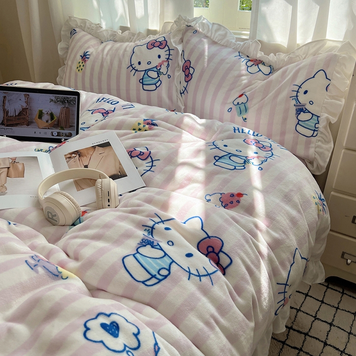 91家纺网 家纺一手货源 找家纺 三朵家纺 2025新款牛奶绒三丽鸥花边四件套 花边系列 花边-甜蜜公主KT