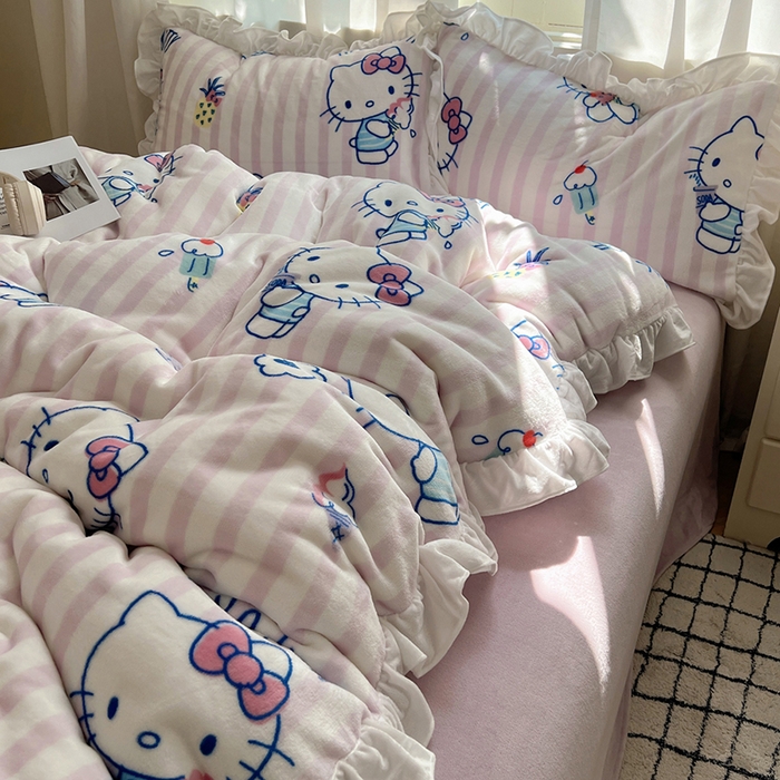 91家纺网 家纺一手货源 找家纺 三朵家纺 2025新款牛奶绒三丽鸥花边四件套 花边系列 花边-甜蜜公主KT