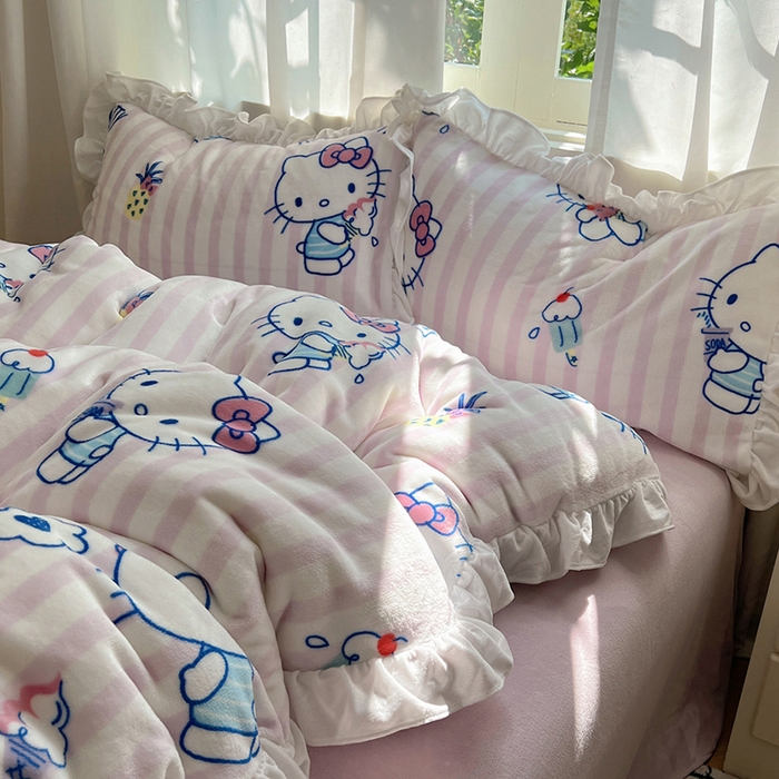 91家纺网 家纺一手货源 找家纺 三朵家纺 2025新款牛奶绒三丽鸥花边四件套 花边系列 花边-甜蜜公主KT