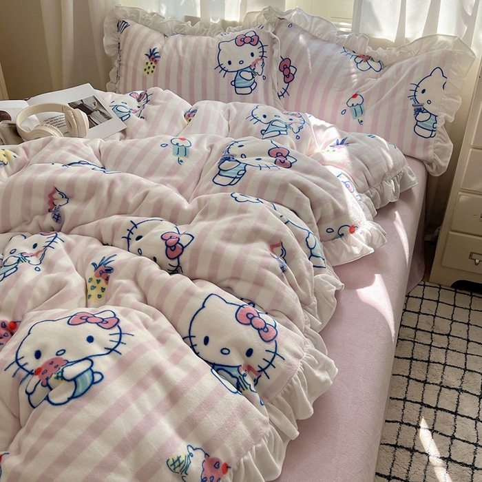 91家纺网 家纺一手货源 找家纺 三朵家纺 2025新款牛奶绒三丽鸥花边四件套 花边系列 花边-甜蜜公主KT