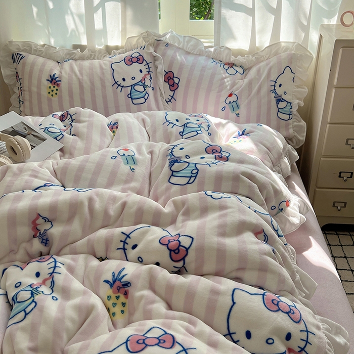 91家纺网 家纺一手货源 找家纺 三朵家纺 2025新款牛奶绒三丽鸥花边四件套 花边系列 花边-甜蜜公主KT