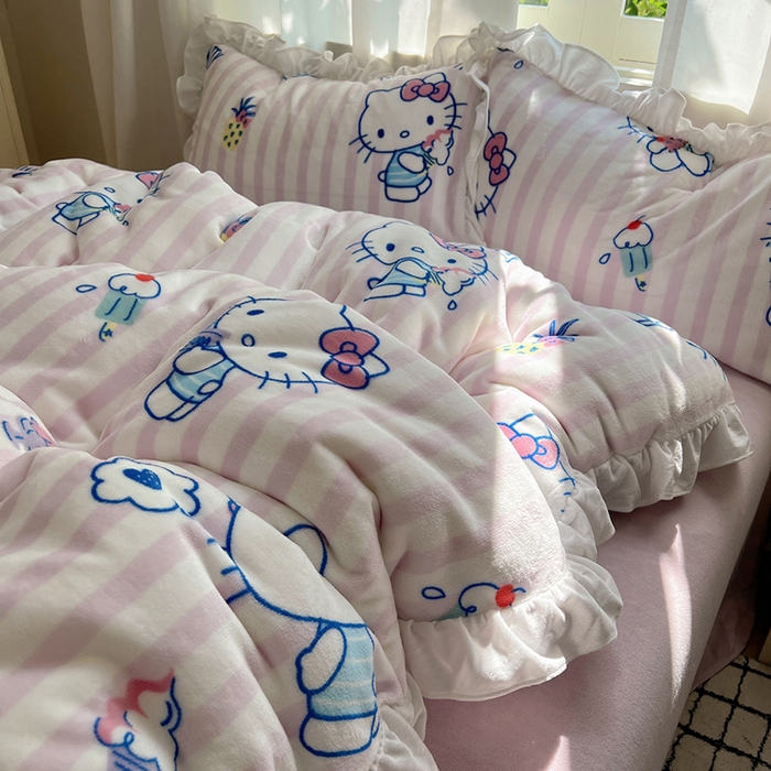 91家纺网 家纺一手货源 找家纺 三朵家纺 2025新款牛奶绒三丽鸥花边四件套 花边系列 花边-甜蜜公主KT