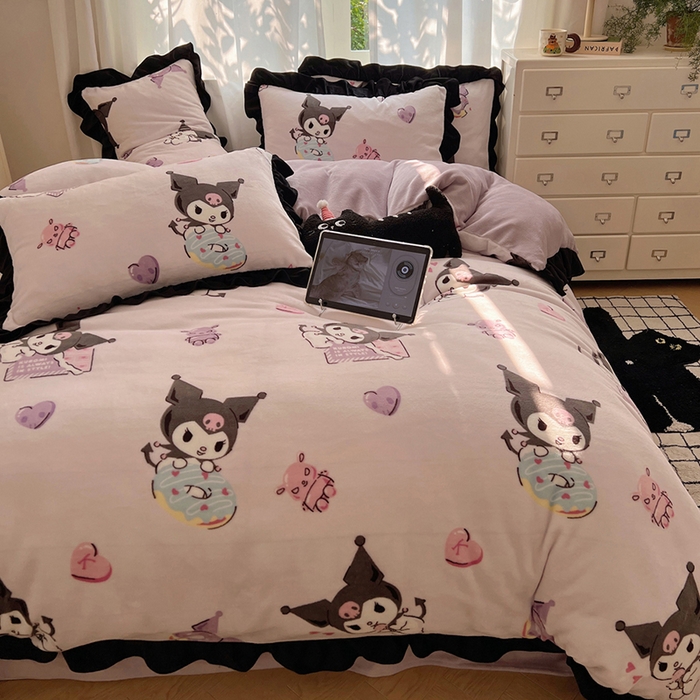 91家纺网 家纺一手货源 找家纺 三朵家纺 2025新款牛奶绒三丽鸥花边四件套 花边系列 花边-艺术家库洛米