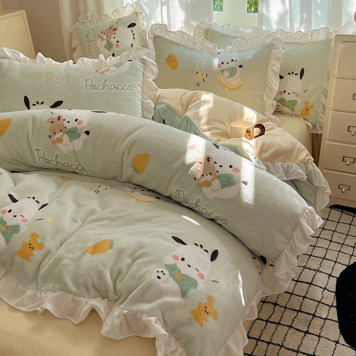 91家纺网 家纺一手货源 找家纺 三朵家纺 2025新款牛奶绒三丽鸥花边四件套 花边系列 花边-运动帕恰