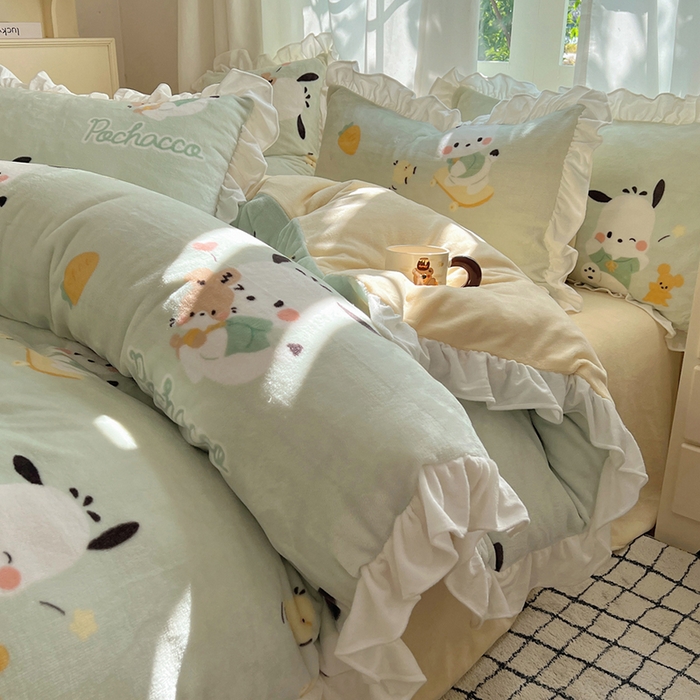 91家纺网 家纺一手货源 找家纺 三朵家纺 2025新款牛奶绒三丽鸥花边四件套 花边系列 花边-运动帕恰